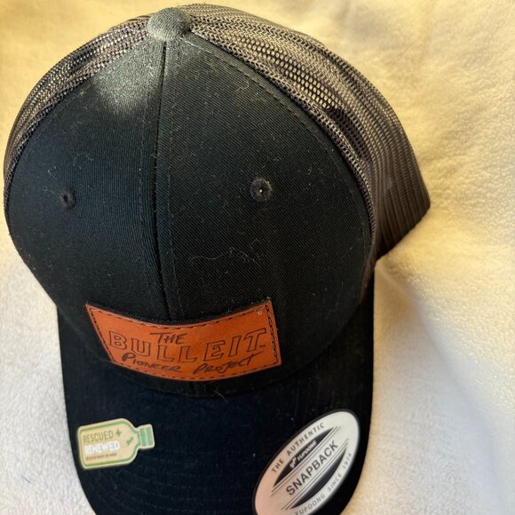 NWT Bulleit Whiskey Trucker Cap - Picture 3 of 7